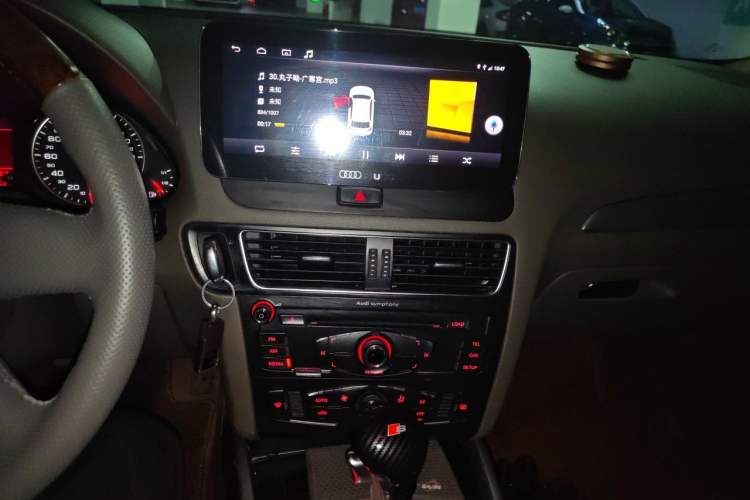 Used Audi Q5 2010 2.0TFSI Trendy Edition Audio And AC Panel
