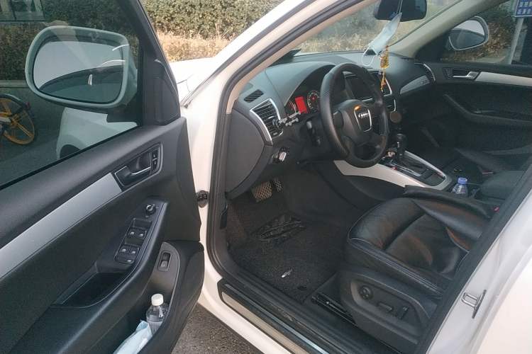 Used Audi Q5 2010 2.0TFSI Technology Edition Driver Seat