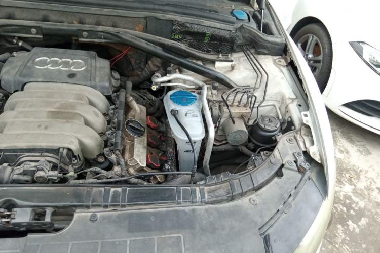 Used Audi Q5 2010 3.2 FSI Sport Edition Engine Bay Left