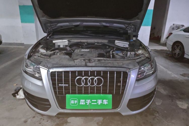 Used Audi Q5 2010 2.0TFSI Trendy Edition Engine Bay