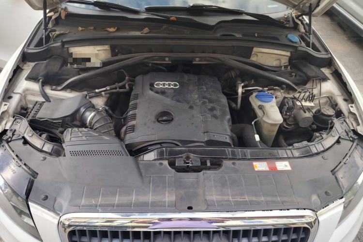 Used Audi Q5 2010 2.0TFSI Comfort Version Engine Bay