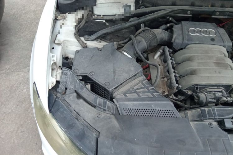 Used Audi Q5 2010 3.2 FSI Sport Edition Engine Bay Right