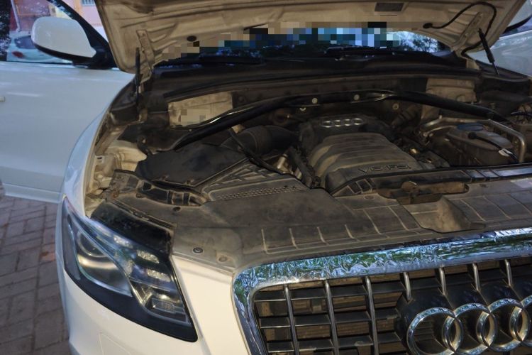 Used Audi Q5 2010 3.2 FSI Sport Edition Engine Bay Right