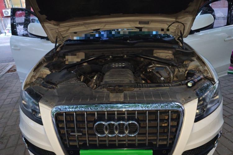 Used Audi Q5 2010 3.2 FSI Sport Edition Engine Bay