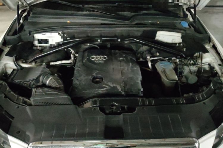 Used Audi Q5 2010 2.0TFSI Comfort Version Engine Bay