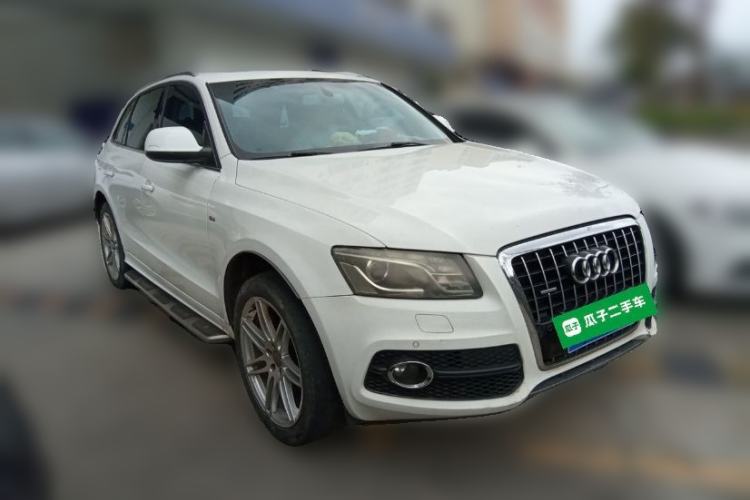 Used Audi Q5 2010 3.2 FSI Sport Edition Front Right 45 Deg