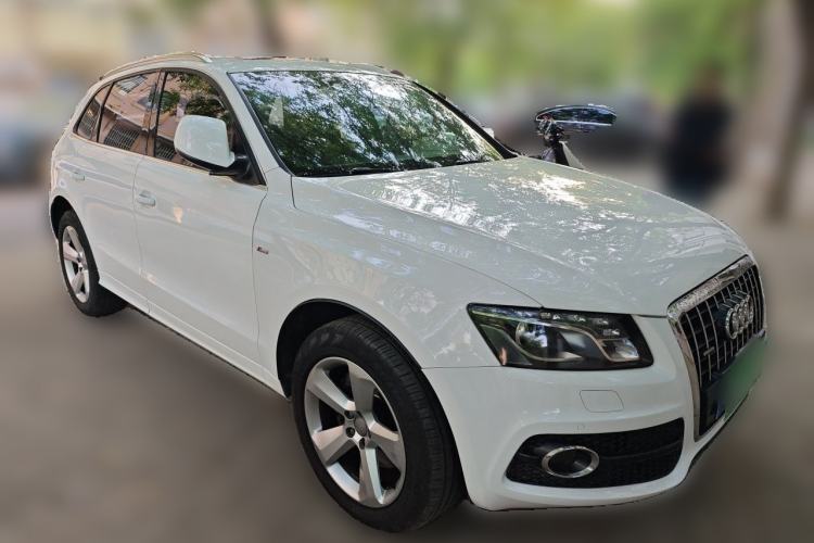 Used Audi Q5 2010 3.2 FSI Sport Edition Front Right 45 Deg