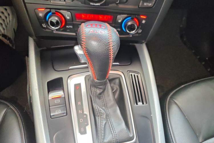 Used Audi Q5 2010 2.0TFSI Comfort Version Gear Lever