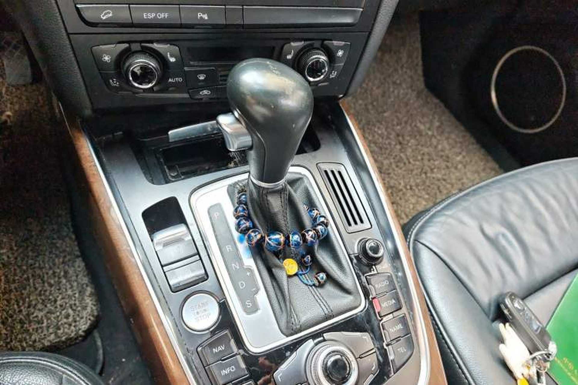 Used Audi Q5 2010 2.0TFSI Sport Edition Gear Lever