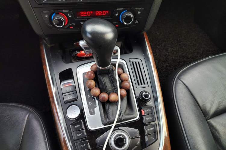 Used Audi Q5 2010 2.0TFSI Comfort Version Gear Lever