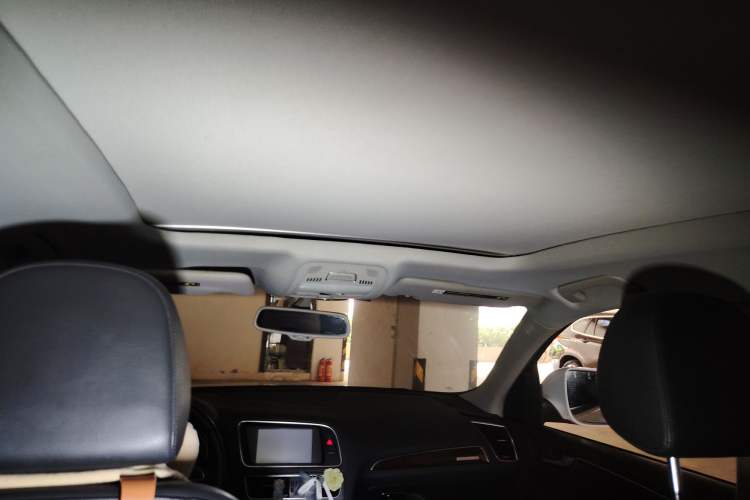 Used Audi Q5 2010 2.0TFSI Sport Edition Headliner