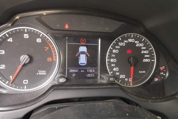 Used Audi Q5 2010 2.0TFSI Luxury Edition Instrument Cluster