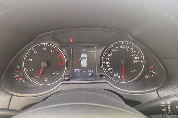 Used Audi Q5 2010 3.2 FSI Sport Edition Instrument Cluster