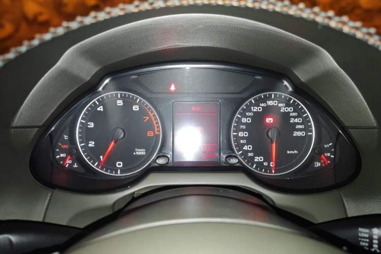 Used Audi Q5 2010 2.0TFSI Trendy Edition Instrument Cluster