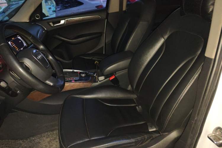 Used Audi Q5 2010 3.2 FSI Sport Edition Left Front Seat