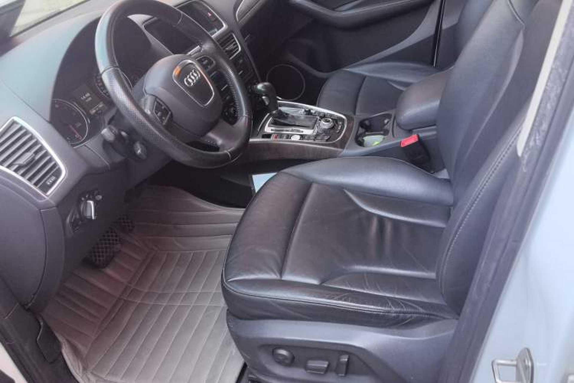 Used Audi Q5 2010 3.2 FSI Sport Edition Left Front Seat