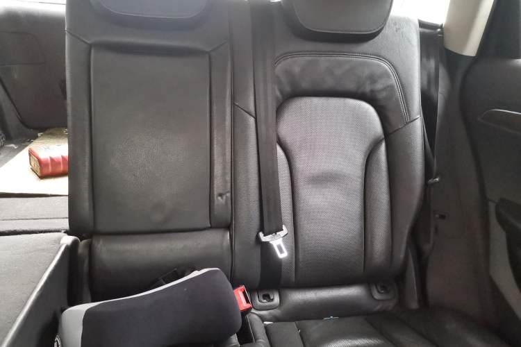 Used Audi Q5 2010 2.0TFSI Luxury Edition Left Rear Seat