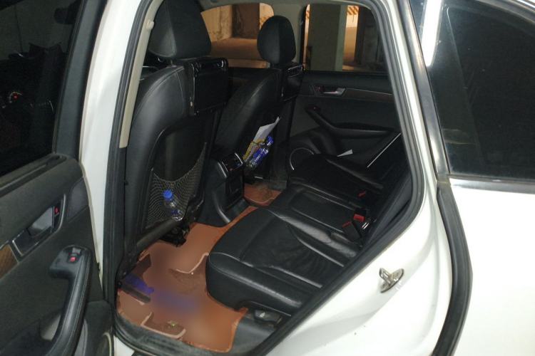 Used Audi Q5 2010 3.2 FSI Sport Edition Left Rear Seat