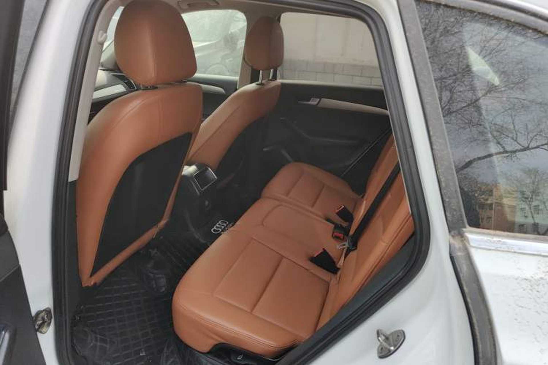 Used Audi Q5 2010 2.0TFSI Trendy Edition Left Rear Seat