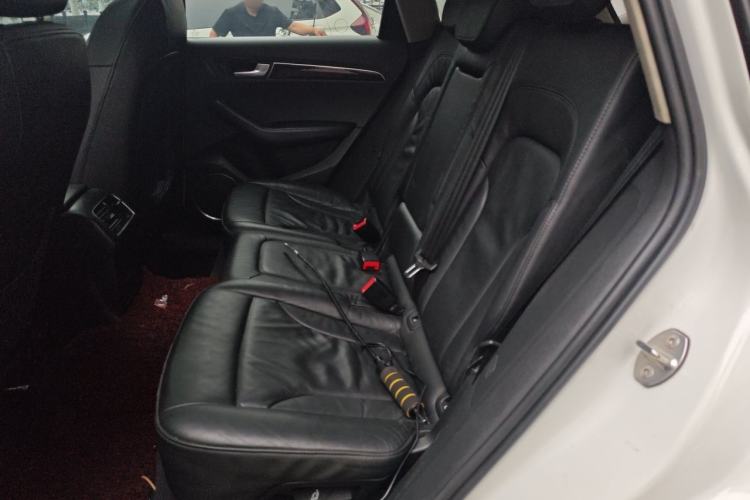 Used Audi Q5 2010 2.0TFSI Comfort Version Left Rear Seat