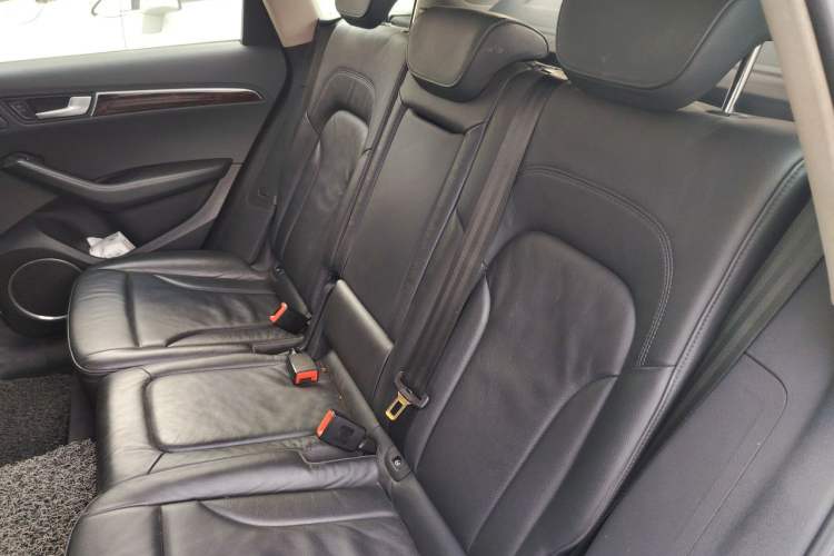 Used Audi Q5 2010 2.0TFSI Comfort Version Left Rear Seat