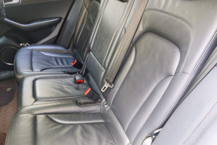 Used Audi Q5 2010 3.2 FSI Sport Edition Left Rear Seat