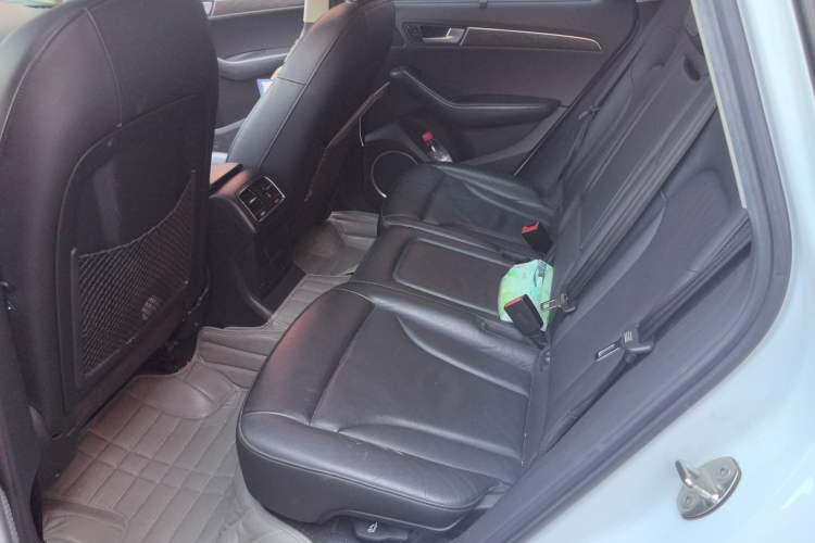 Used Audi Q5 2010 3.2 FSI Sport Edition Left Rear Seat