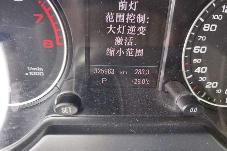 Used Audi Q5 2010 2.0TFSI Comfort Version Odometer Close Up