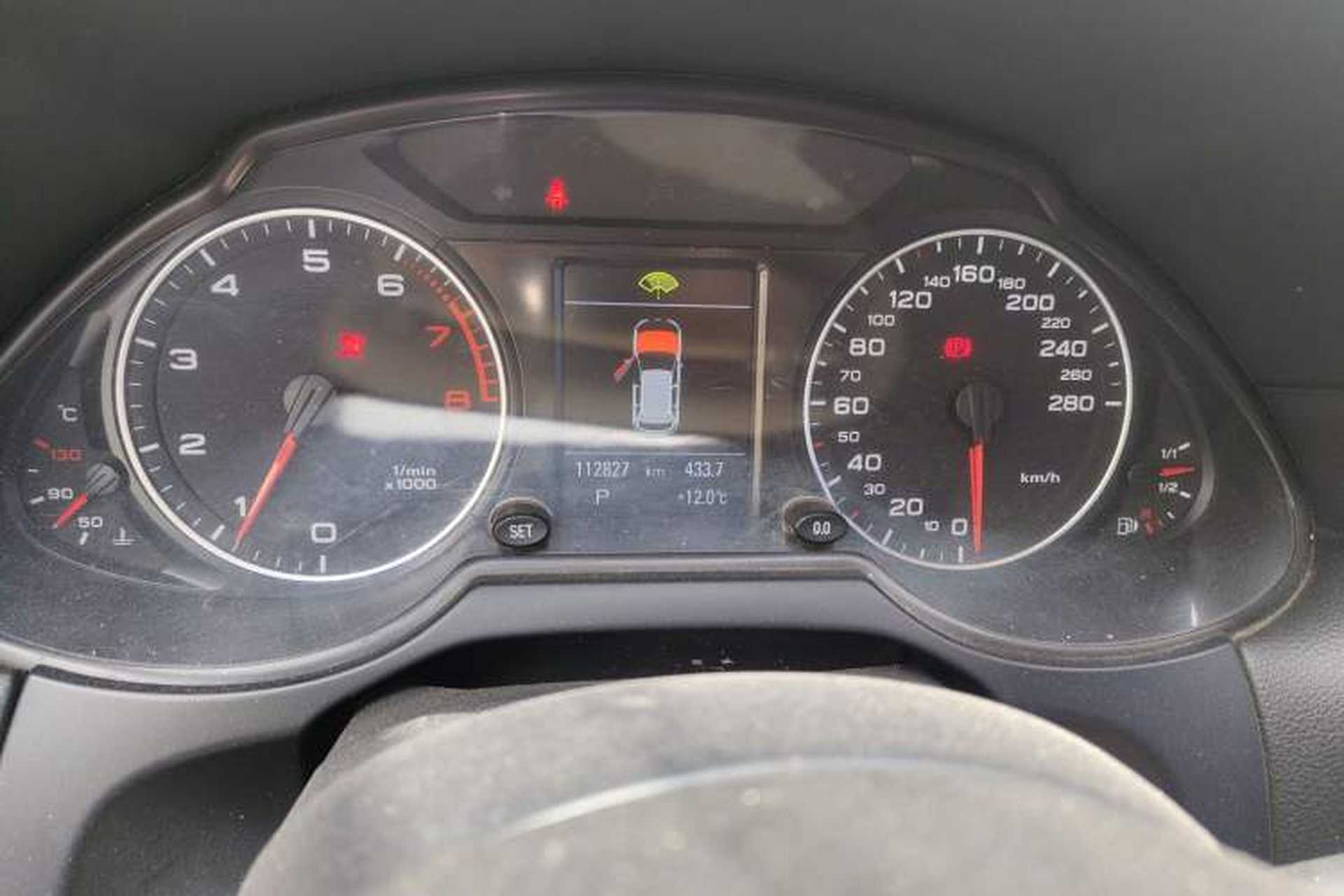 Used Audi Q5 2010 2.0TFSI Luxury Edition Odometer Close Up