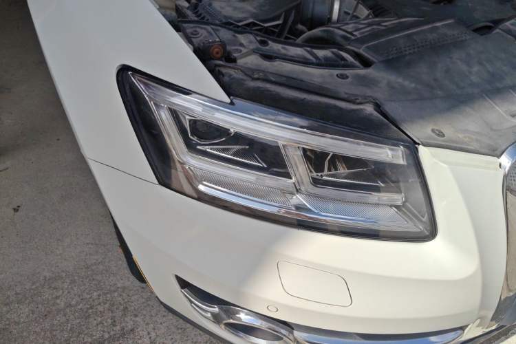 Used Audi Q5 2010 2.0TFSI Comfort Version Right Front Headlight
