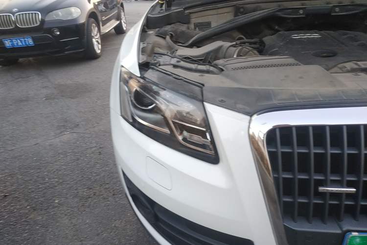 Used Audi Q5 2010 2.0TFSI Technology Edition Right Front Headlight