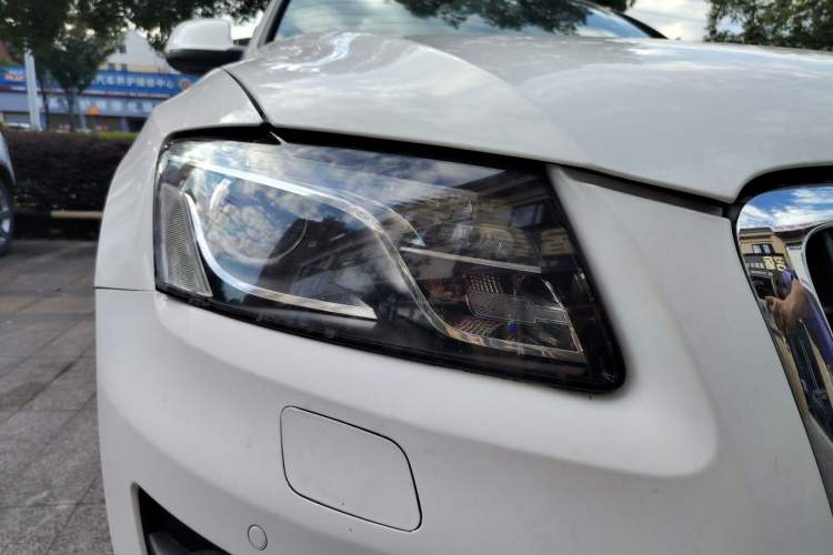 Used Audi Q5 2010 2.0TFSI Comfort Version Right Front Headlight
