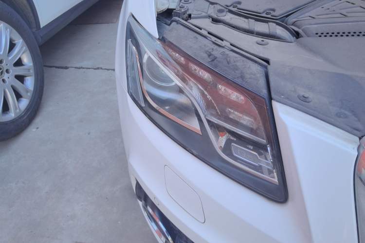 Used Audi Q5 2010 3.2 FSI Sport Edition Right Front Headlight