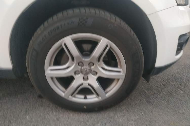 Used Audi Q5 2010 2.0TFSI Technology Edition Right Front Wheel Hub