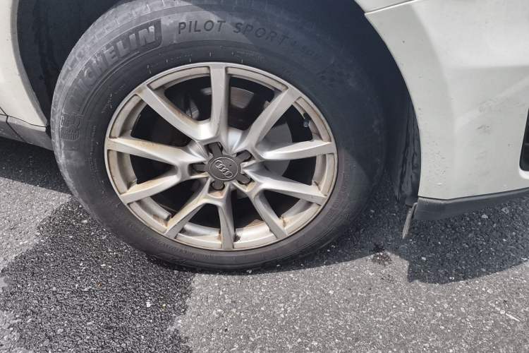 Used Audi Q5 2010 2.0TFSI Comfort Version Right Front Wheel Hub