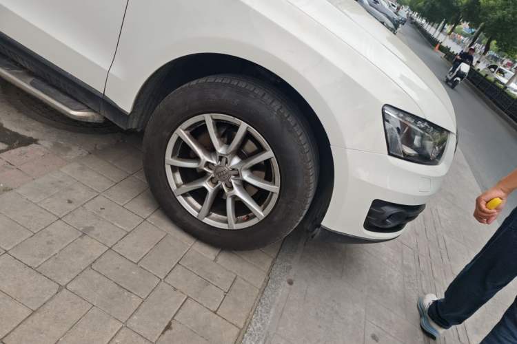 Used Audi Q5 2010 2.0TFSI Comfort Version Right Front Wheel Hub
