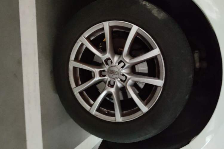 Used Audi Q5 2010 2.0TFSI Comfort Version Right Front Wheel Hub