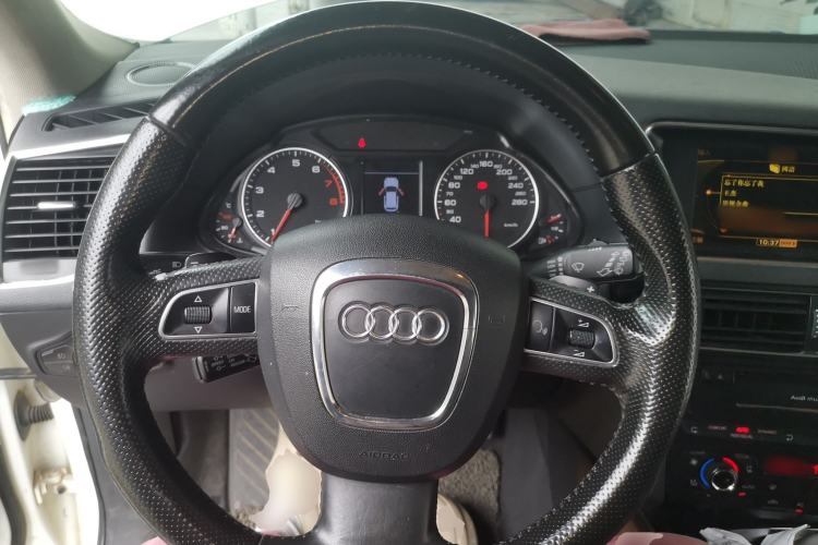 Used Audi Q5 2010 2.0TFSI Luxury Edition Steering Wheel