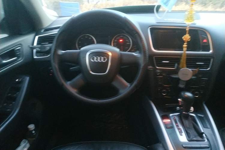 Used Audi Q5 2010 2.0TFSI Technology Edition Steering Wheel