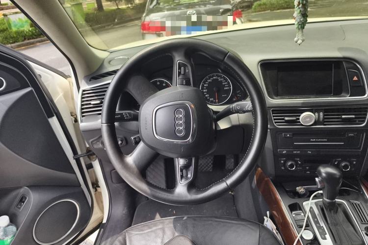 Used Audi Q5 2010 2.0TFSI Comfort Version Steering Wheel