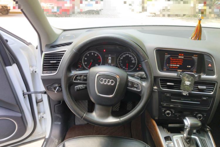 Used Audi Q5 2010 3.2 FSI Sport Edition Steering Wheel
