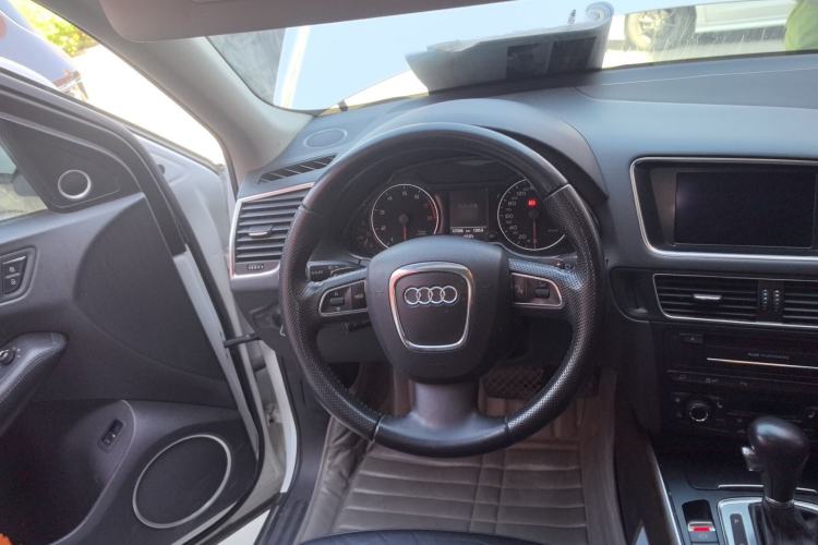 Used Audi Q5 2010 3.2 FSI Sport Edition Steering Wheel