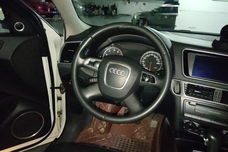 Used Audi Q5 2010 2.0TFSI Comfort Version Steering Wheel