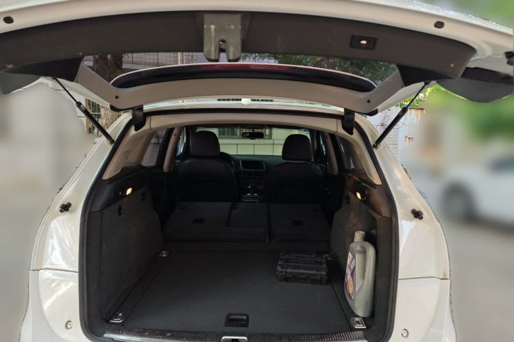 Used Audi Q5 2010 3.2 FSI Sport Edition Trunk
