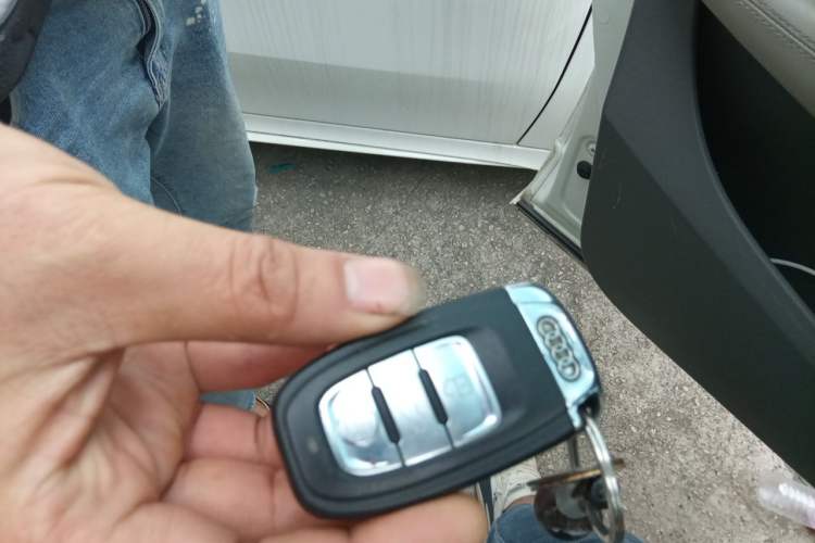 Used Audi Q5 2010 3.2 FSI Sport Edition Vehicle Key