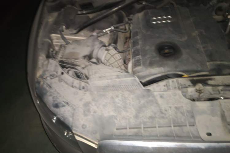 Used Audi Q5 2010 2.0TFSI Trendy Edition Engine Bay Right