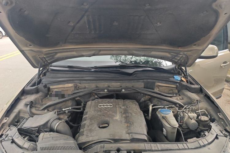 Used Audi Q5 2010 2.0TFSI Comfort Version Engine Bay