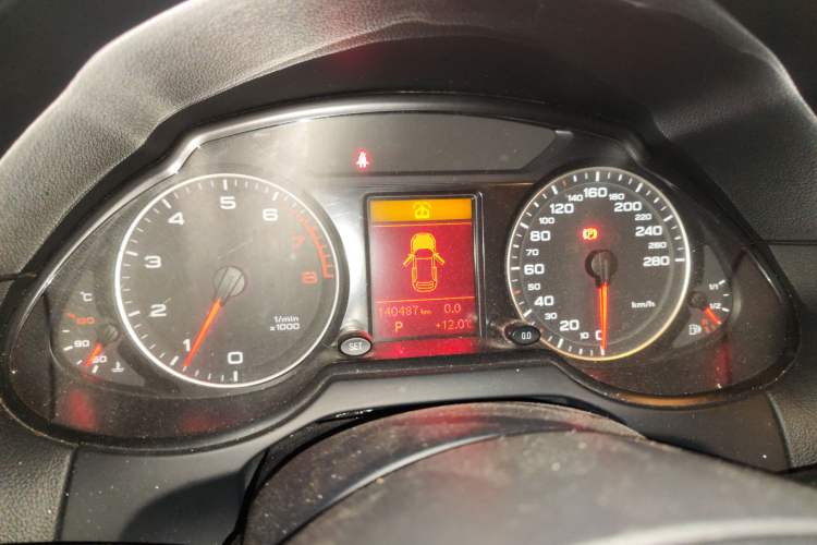 Used Audi Q5 2010 2.0TFSI Trendy Edition Instrument Cluster
