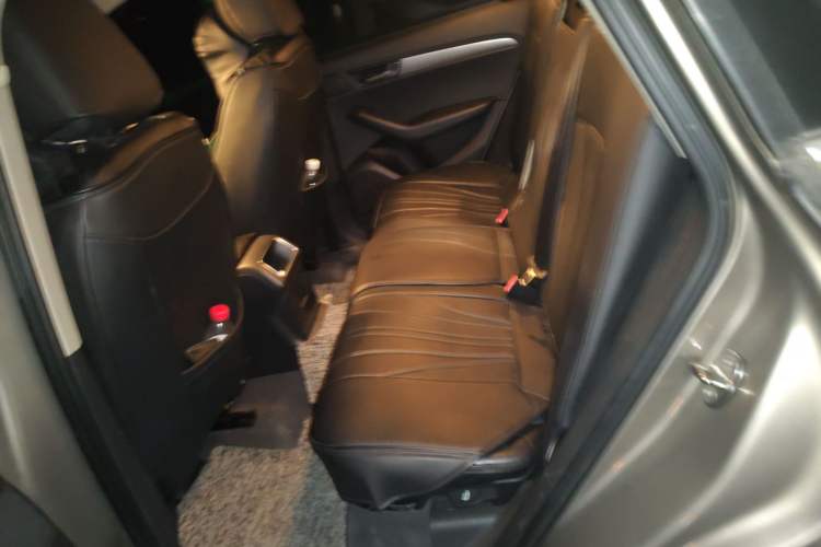 Used Audi Q5 2010 2.0TFSI Trendy Edition Left Rear Seat