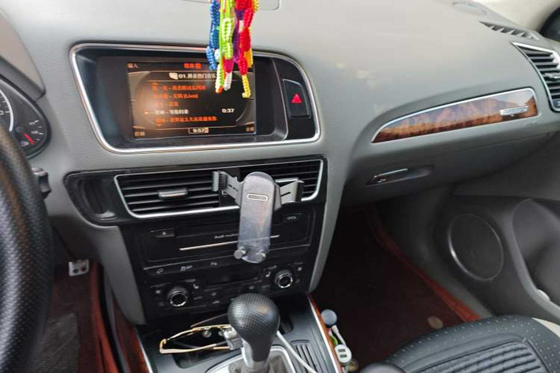 Used Audi Q5 2011 2.0TFSI Comfort Version Audio And AC Panel